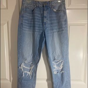 Boyfriend/ mom jeans